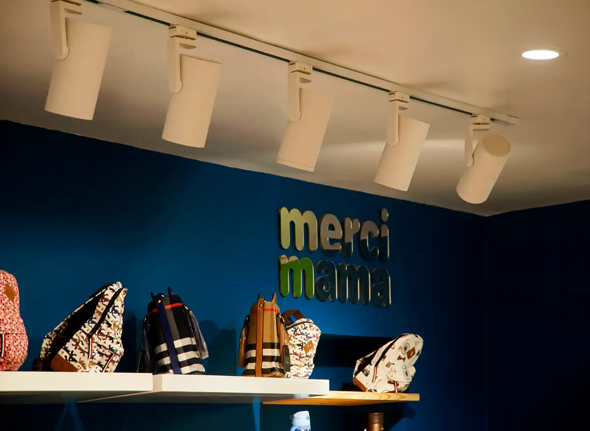 MERCI-MAMA-نورپردازی-تجاری-نوران-2